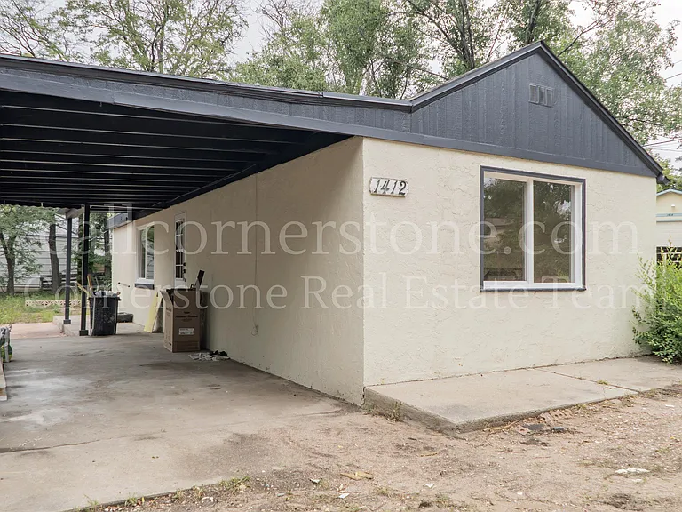 1412 Columbine Rd — Photo 2