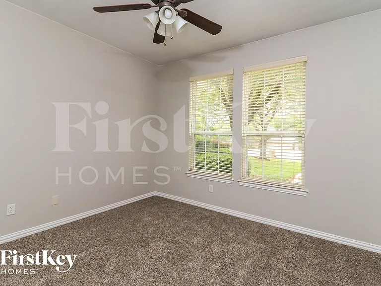 5228 Estrella Ln — Photo 13