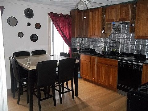 2nd image of 14 Hill St #2