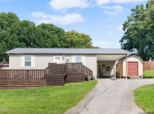 1002 W Kentucky Ave, La Follette, TN 37766