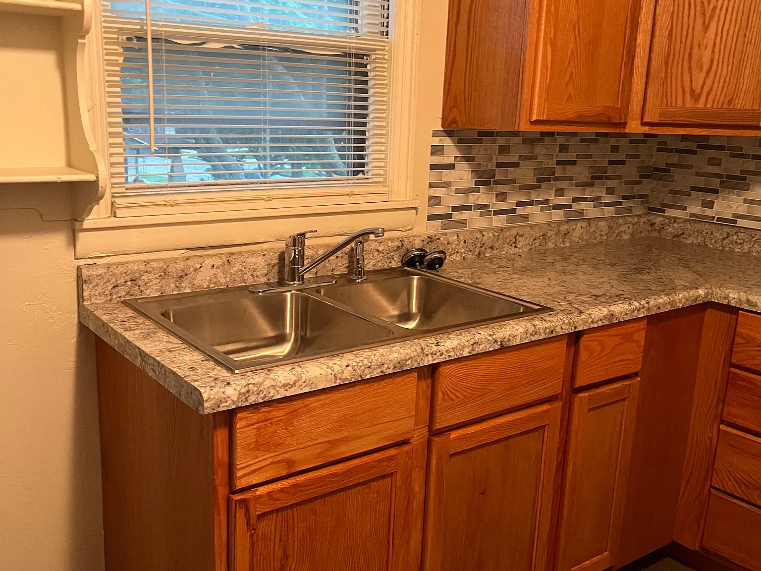 2 bed, $1,050 — Photo 3