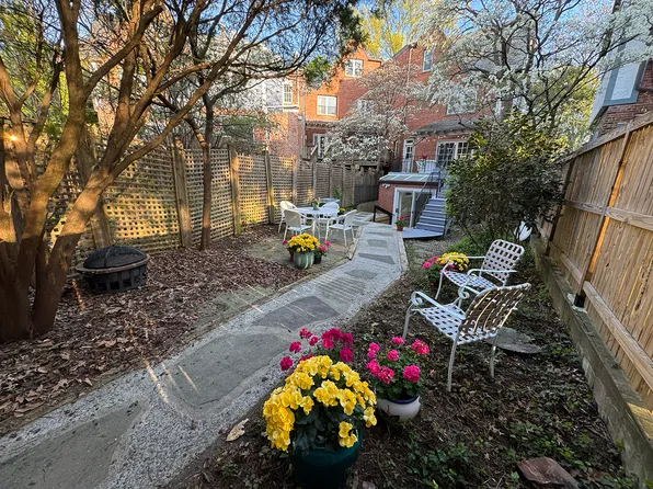 4432 Q St NW, Washington, DC 20007