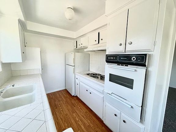 4th image of 915 N Spaulding Ave #7