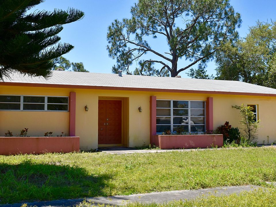1st image of 134 SE Naranja Av Avenue