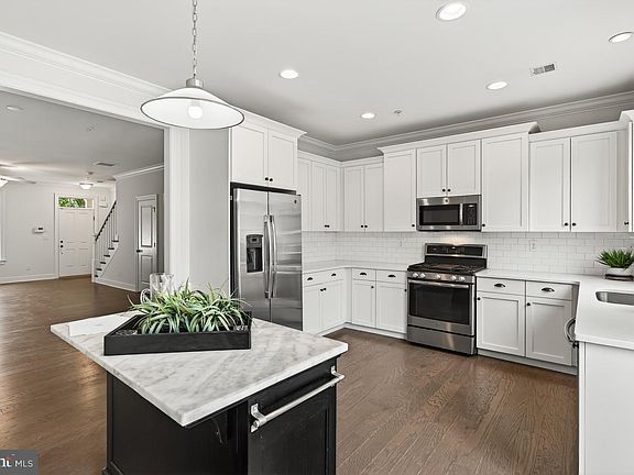 4th image of 610 D St