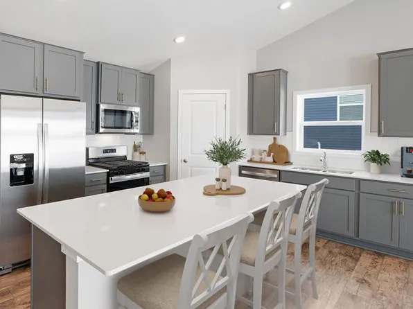 2295 Latour Dr, Shakopee, MN 55379