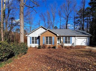 2307 Pineview Dr, Greensboro, NC 27407