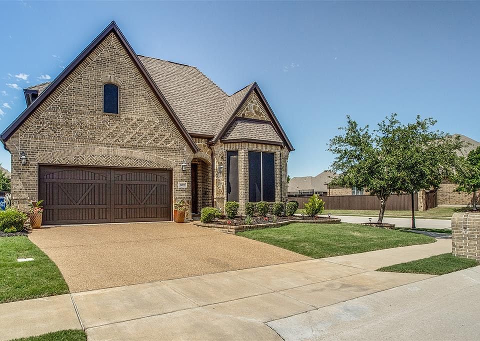 1st image of 609 Deverson Dr