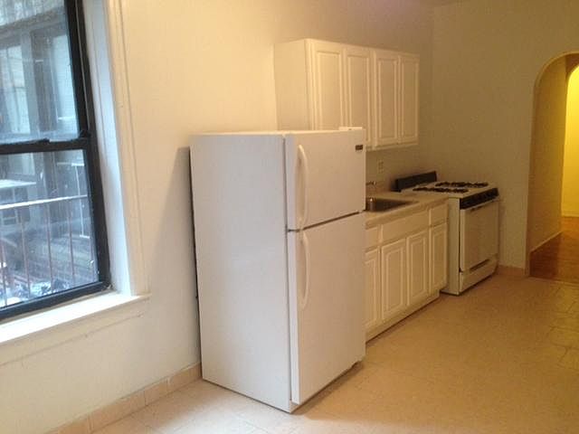 1st image of 3951 46th St