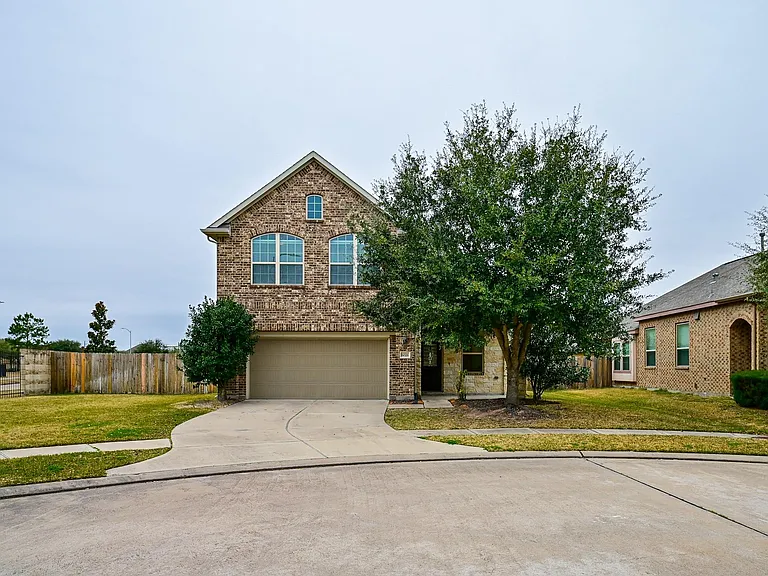 6026 Baileys Run Ln — Photo 1