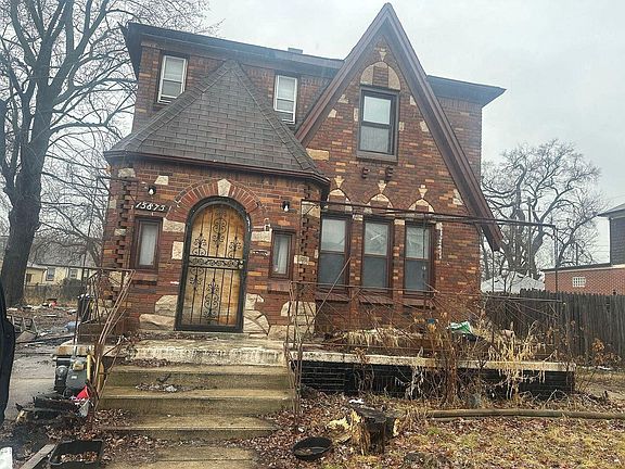 2nd image of 15875 Strathmoor St