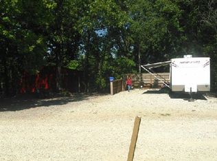 1907 E 2510 Ln, Saint Elmo, IL 62458