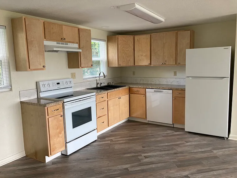 8915 Silver Lake Dr #6 — Photo 1