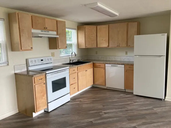 8915 Silver Lake Dr APT 6, Leesburg, FL 34788