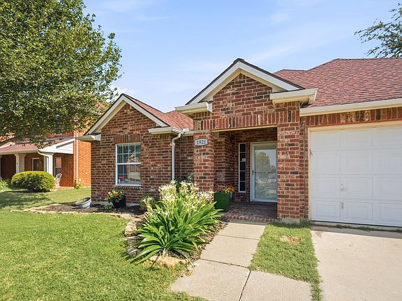 2nd image of 1921 Bradford Pear Sq