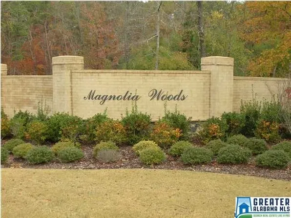 1512 Oak Leaf Trl, Vestavia, AL 35243