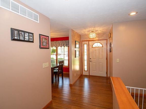 2nd image of 56636 Arbor Kove Dr