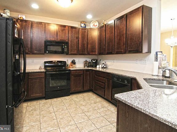 4th image of 619 Mulberry Dr