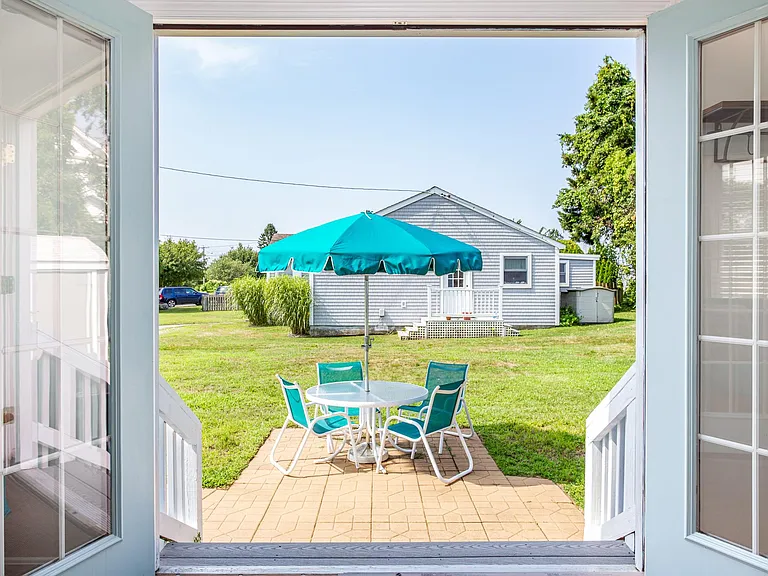 63 Sand Hill Cove Rd — Photo 3