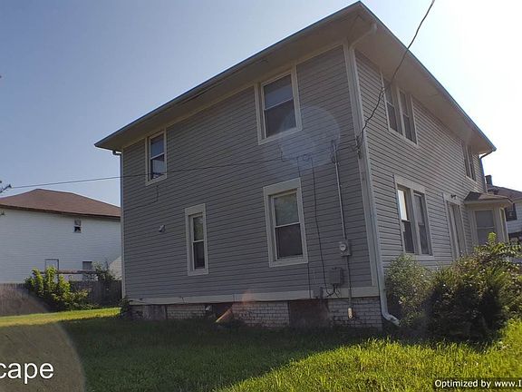 3rd image of 202 Parkview Ave