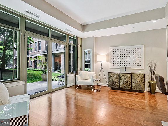 4th image of 2425 L St NW Unit 211
