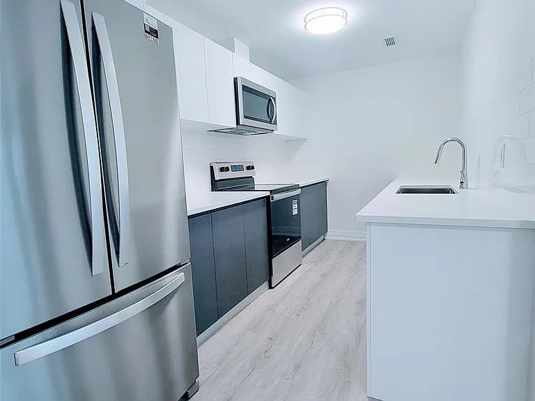 3340 Stella Cres #318 — Photo 5