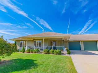 16 Walter Rd, Mazomanie, WI 53560