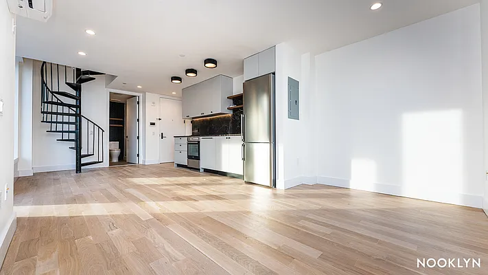 Rented by Nooklyn NYC LLC | media 31