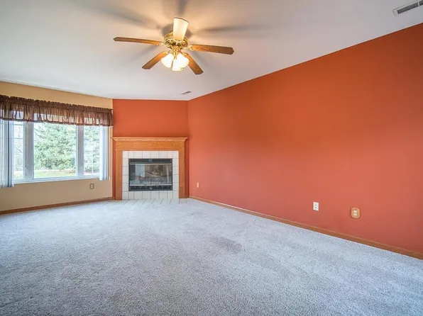 3482 W Sycamore St #2, Franklin, WI 53132