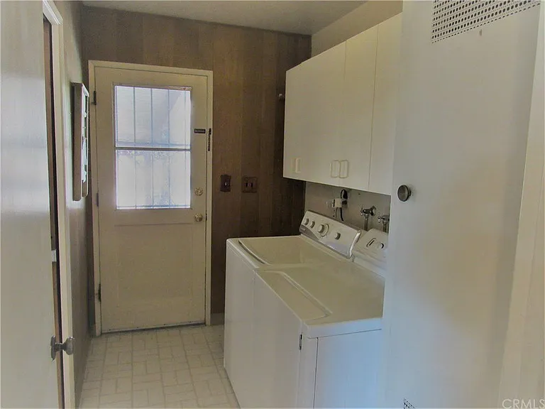 415 W Campus View Dr — Photo 6