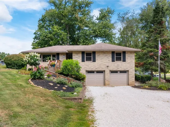 4780 Edna Dr, Barberton, OH 44203