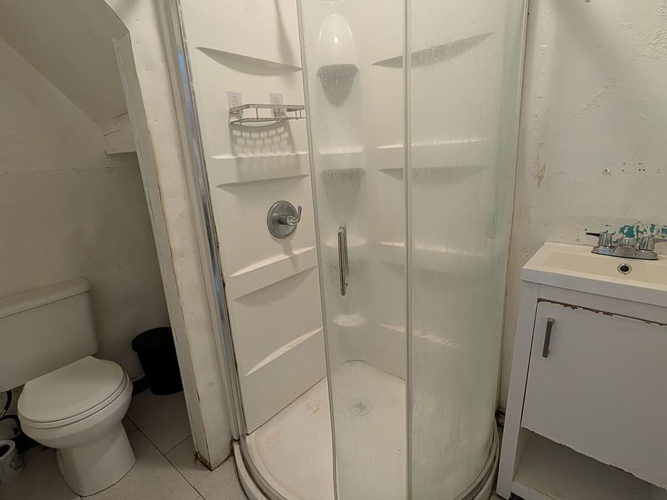 1st image of 16 Market St #1