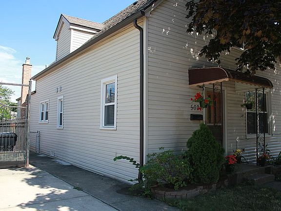 3rd image of 5027 N Nagle Ave