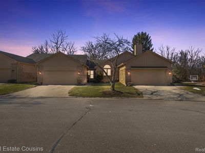 21590 River Ridge Ct, Farmington, MI, 48335