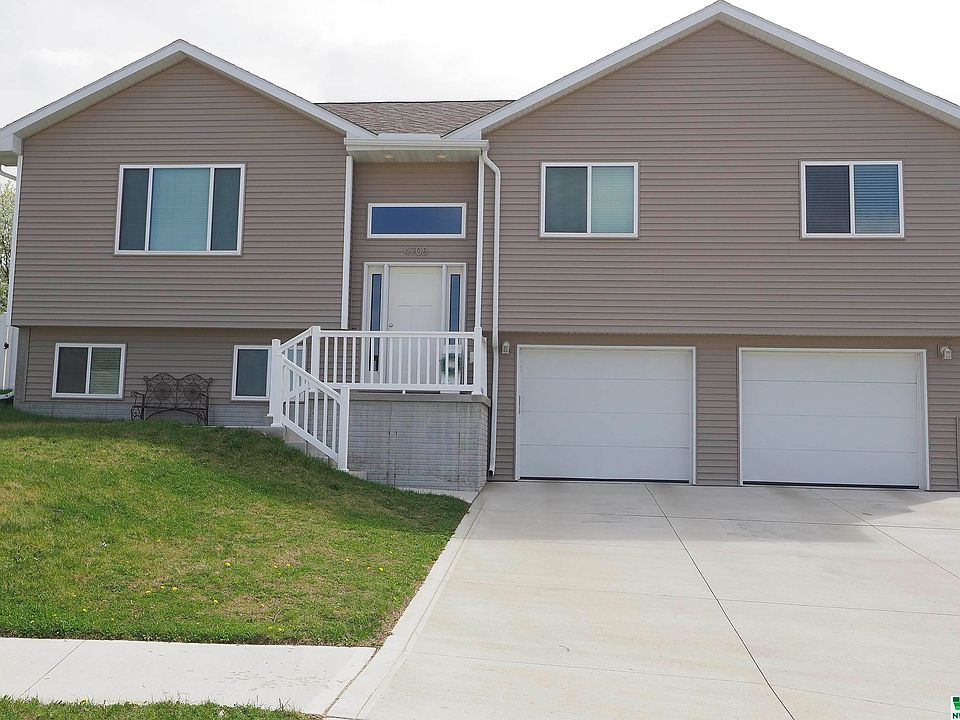 1st image of 4708 Foxhollow Ct