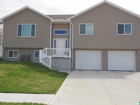 4708 Foxhollow Ct, Sioux City, IA 51106