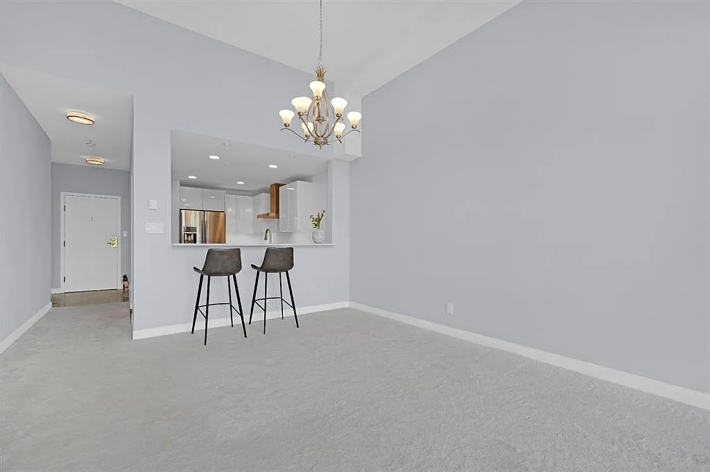 Building Photo - 5835 Hampton Pl #431
