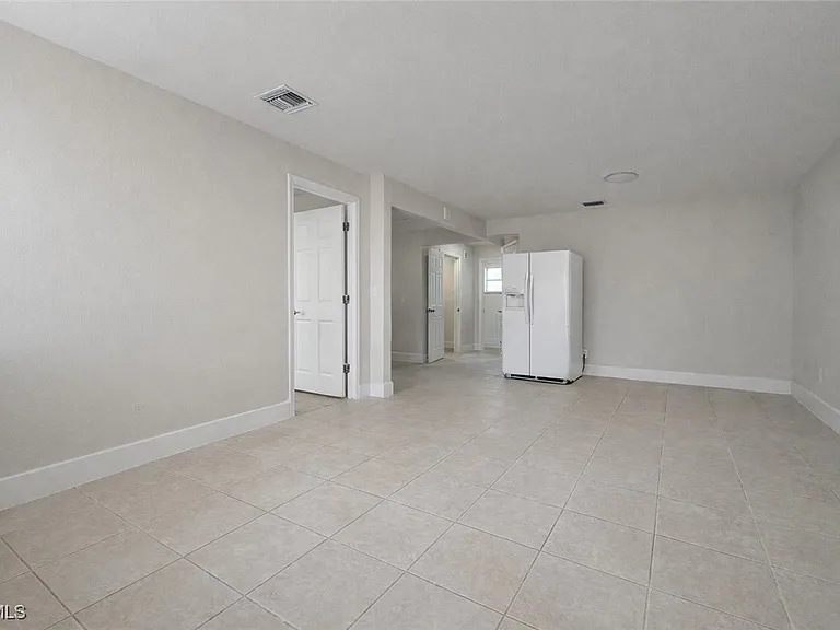 704 Karlov St #704 — Photo 12