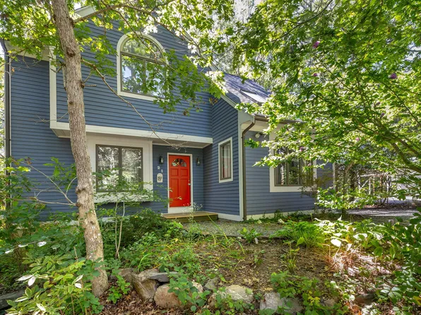 21 Braeside Road, Falmouth, MA 02540