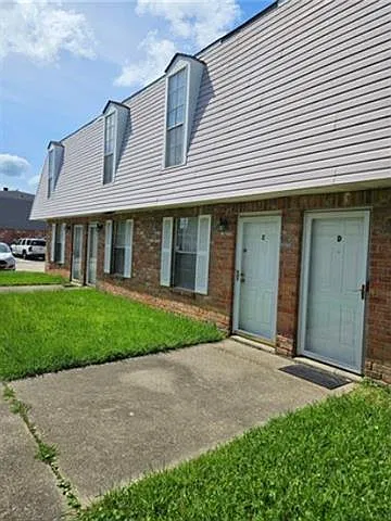 905 Aspen Ct #C