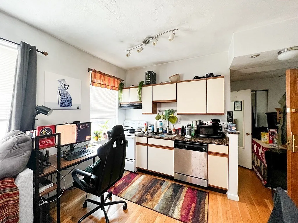 Studio, 333 sqft, $2,000 — Photo 3