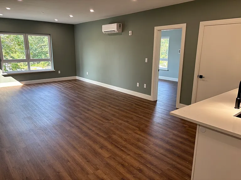 1391 Main St #300 — Photo 4