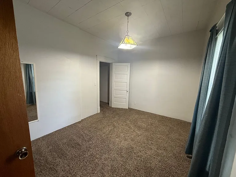 303 Jefferson Ave — Photo 10