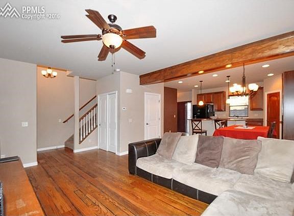 Open floor plan on main level great for socializing