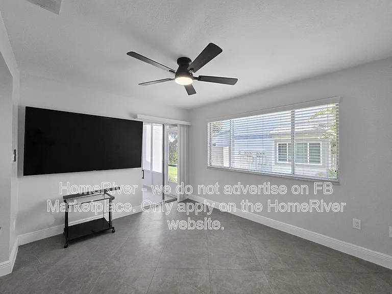 616 Beach Park Ln #V261 — Photo 7