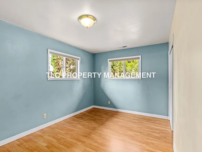 2199 Devos St — Photo 15