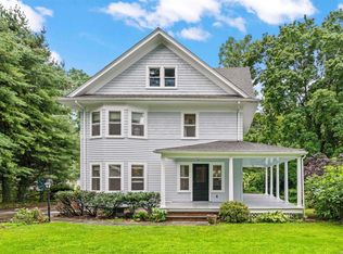 12 Valley Ave, Locust Valley, NY 11560