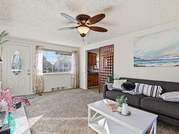 5th image of 1423 E Lacrosse Ave