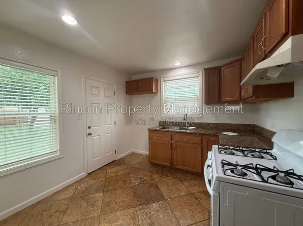 1431 Valley Park Dr, Oxnard, CA 93033