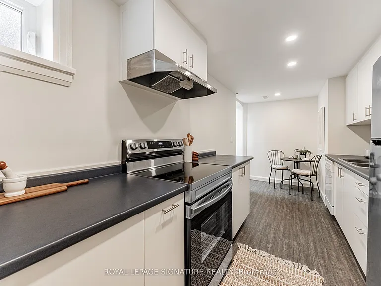 54 Pasadena Gdns #B — Photo 4
